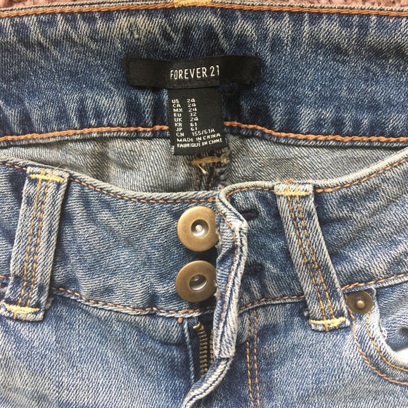 BRAND NEW Distressed Jeans! - Picture 2 of 3